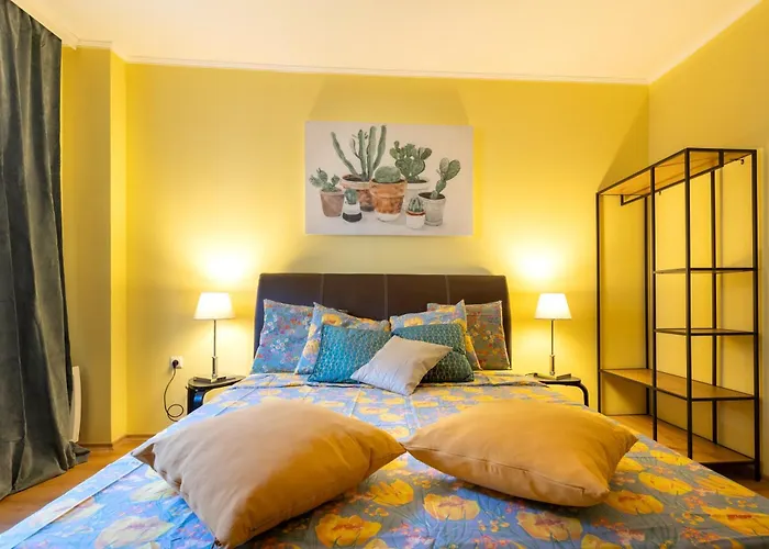 Cedar Iii 2 Bdrm Flat B12 Apartment